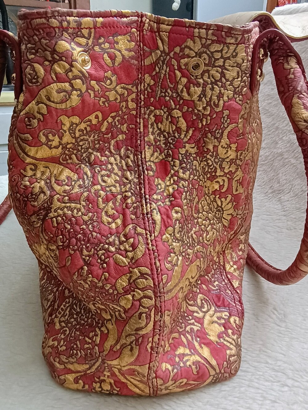 La Gioe di Toscana Genuine Leather Exterior Tote Bag with Matching Mirror - Picture 5 of 15